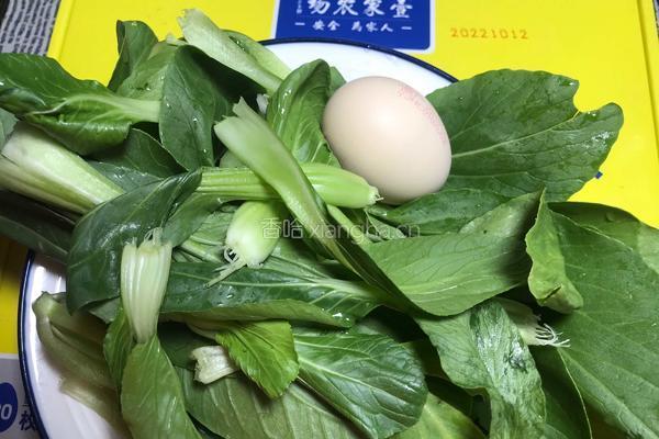 鸡蛋拌小白菜的做法图解1