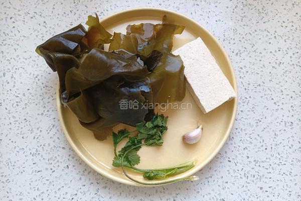 海带豆腐汤的做法图解1