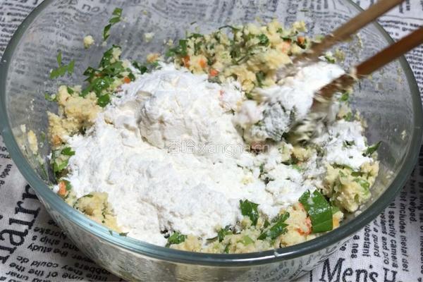 鸡蛋豆渣饼的做法图解4