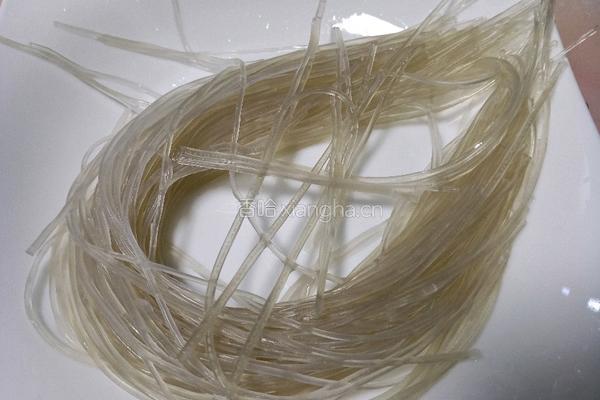猪肉白菜炖粉条的做法图解3