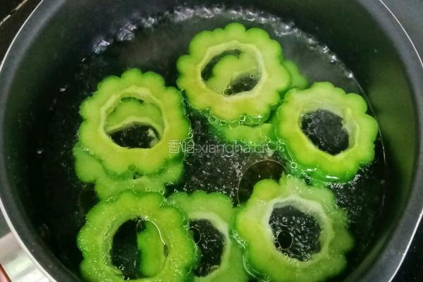 苦瓜圈煎蛋的做法图解9