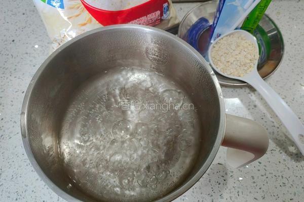 牛奶麦片粥的做法图解3