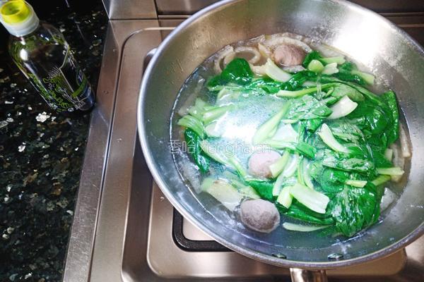 鸡毛菜粉丝皮肚汤的做法图解4