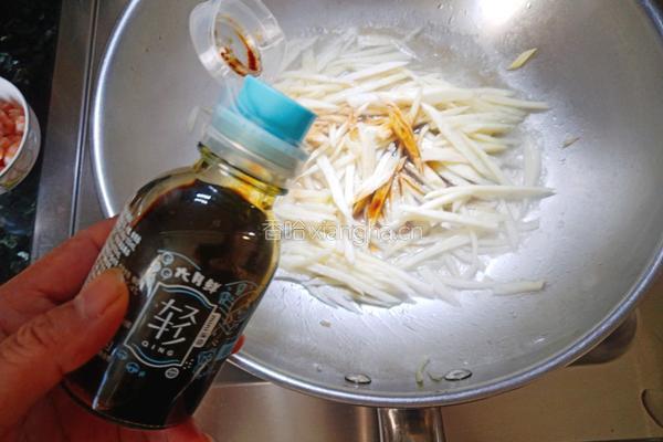 味美茭白炒虾仁的做法图解5