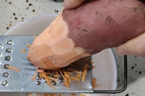 红薯鸡蛋饼的做法图解2
