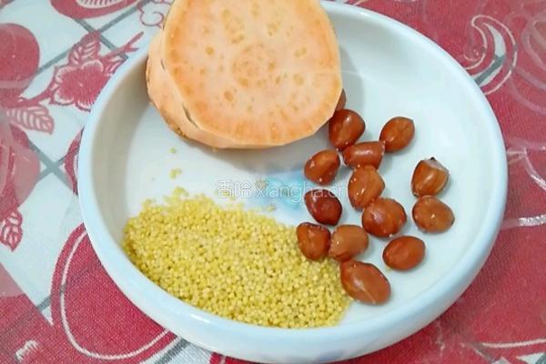 红薯花生小米糊的做法图解1