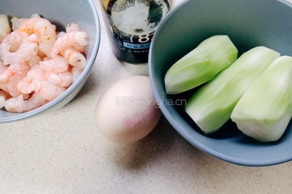 菜杆虾仁鸡蛋汤的做法图解1