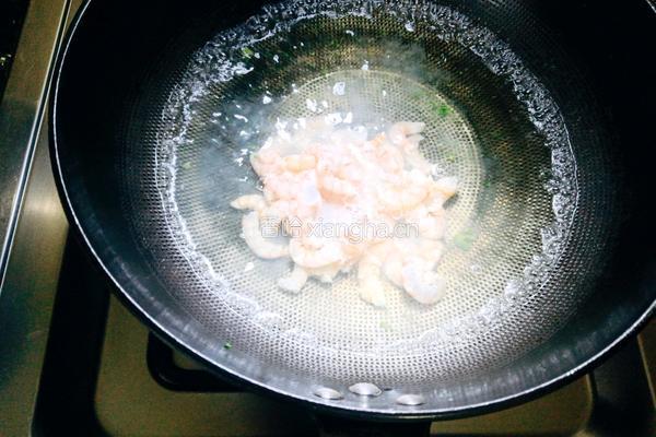 菜杆虾仁鸡蛋汤的做法图解2