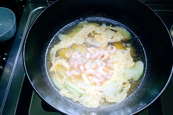 菜杆虾仁鸡蛋汤的做法图解6