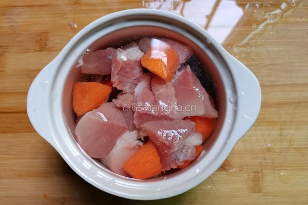 胡萝卜山药瘦肉汤的做法图解5