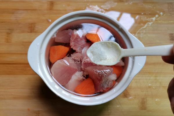 胡萝卜山药瘦肉汤的做法图解6