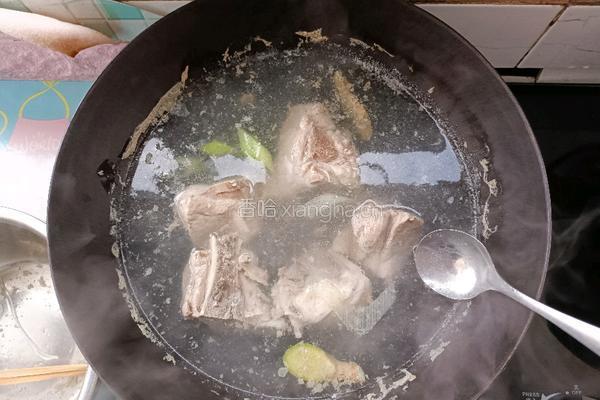 玉米排骨汤的做法图解4