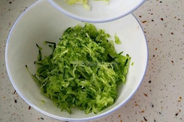 黄瓜蛋饼的做法图解3
