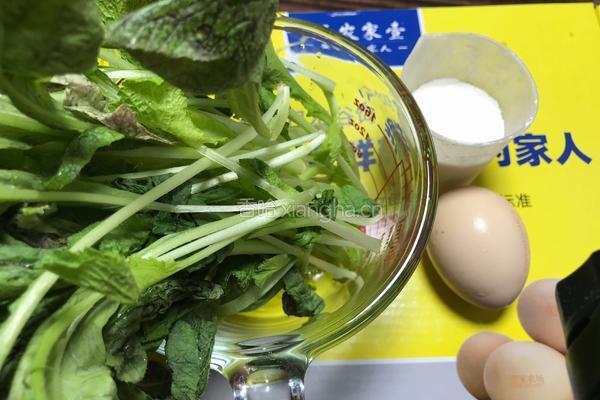 芥菜苗鸡蛋饼的做法图解1