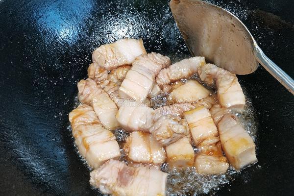 土豆红烧肉的做法图解2