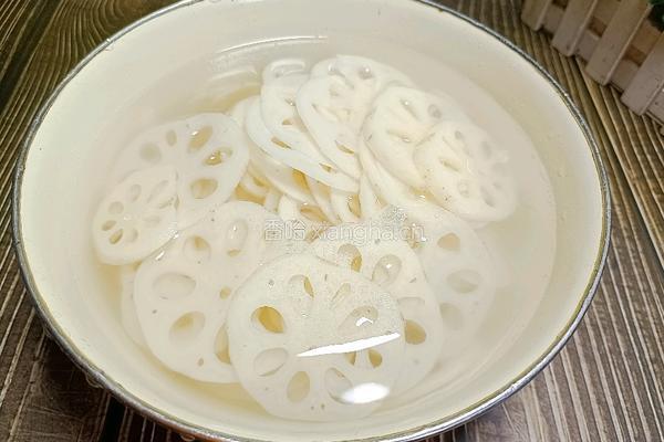 滑藕片的做法图解1