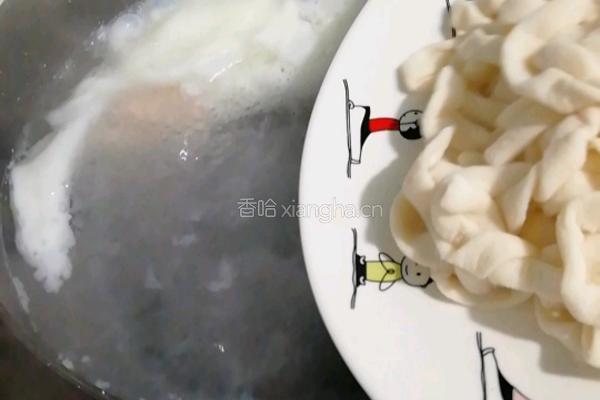 捞汁手擀面的做法图解12