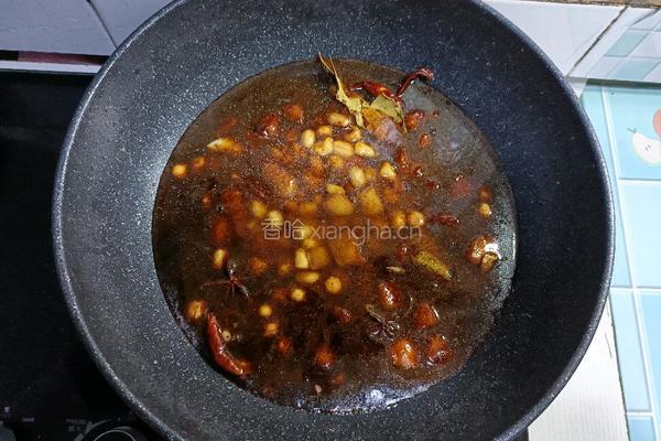 五花肉烀萝卜丁的做法图解11
