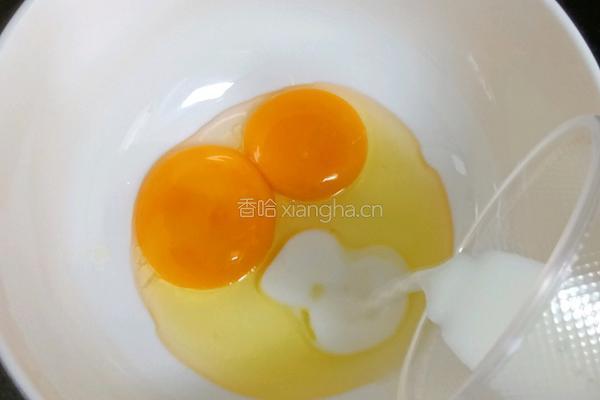 葡萄干小蛋糕的做法图解3