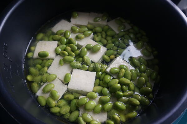 毛豆炖臭豆腐的做法图解4