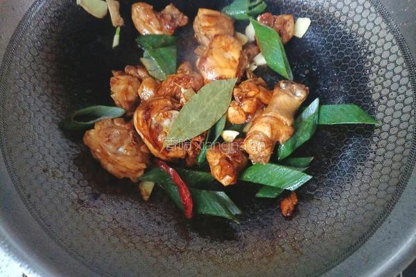 土豆炖鸡块的做法图解8