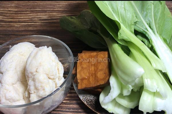 小白菜炖豆渣的做法图解1