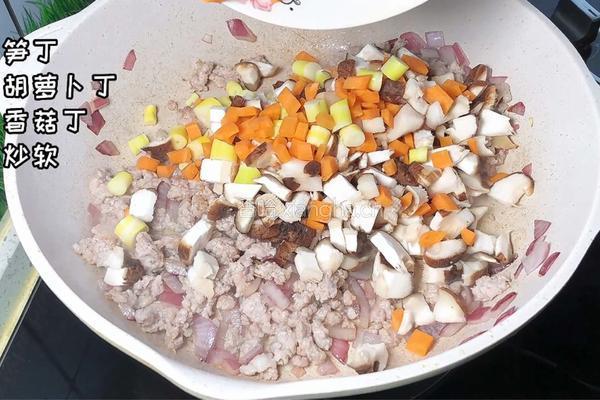 香菇肉沫拌面的做法图解4