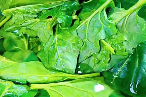 菠菜蒸蛋的做法图解1