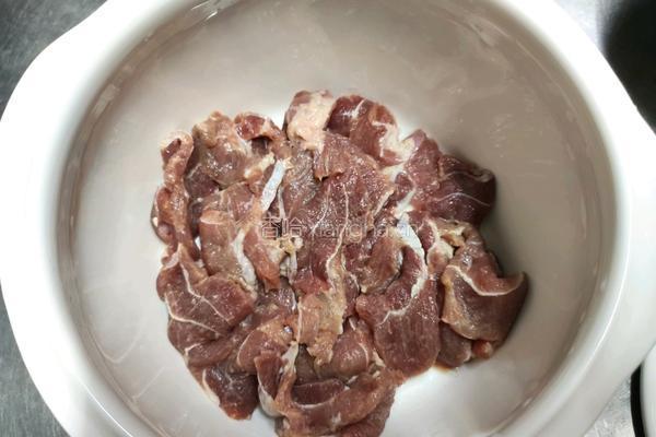 萝卜瘦肉汤的做法图解4