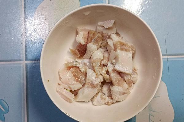 猪肉炖粉条的做法图解3