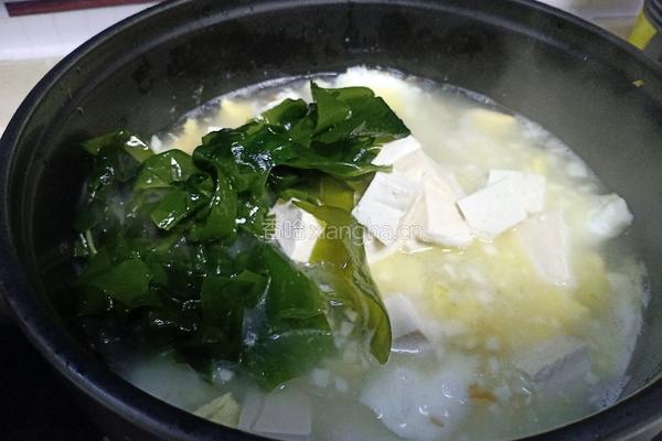 裙带菜豆腐汤的做法图解8