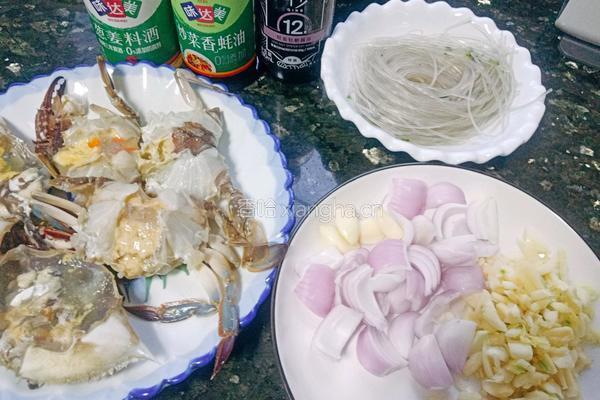 暖心梭子蟹粉丝煲的做法图解1