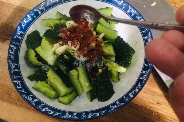 炝拌黄瓜的做法图解5