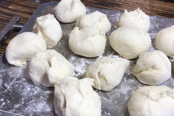 香菇小白菜肉包子的做法图解11