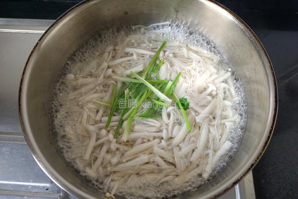 刷脂菌菇芙蓉蛋汤的做法图解8