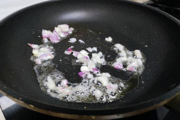 火腿炒蛋的做法图解2