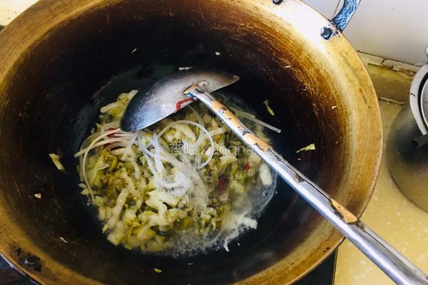 酸菜炒粉条的做法图解7