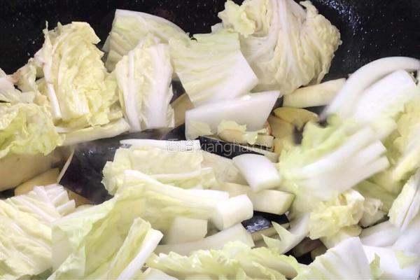 白菜茄子烧土豆的做法图解6