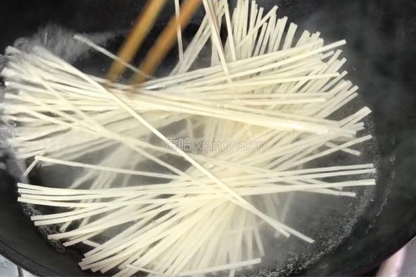 青菜虾仁汤面的做法图解3