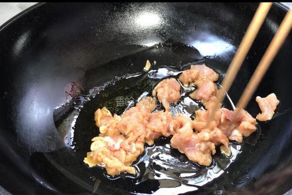 白菜炒肉的做法图解4