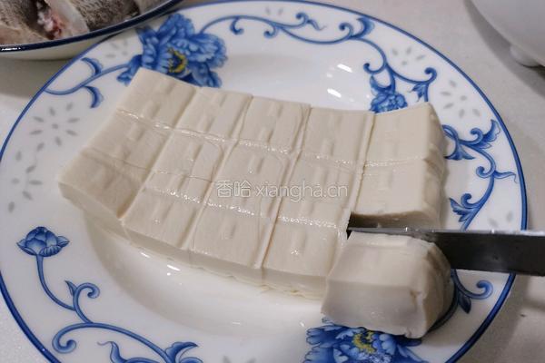 立鱼豆腐煲的做法图解2