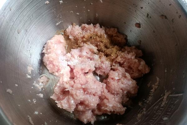 香菇鲜肉馄饨的做法图解3