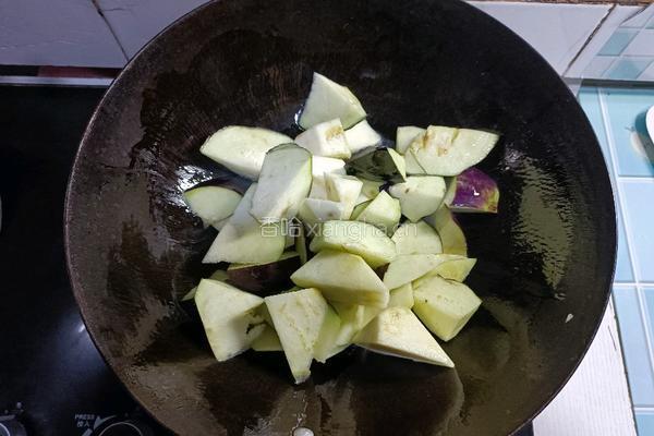 土豆炖茄子的做法图解6