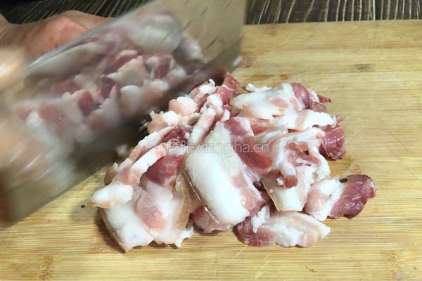 菜梗萝卜炖土豆的做法图解2