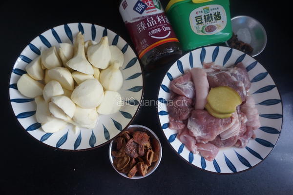 茨菇烧肉的做法图解1