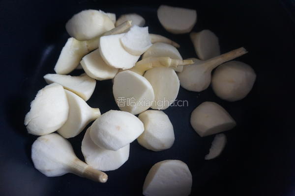 茨菇烧肉的做法图解2