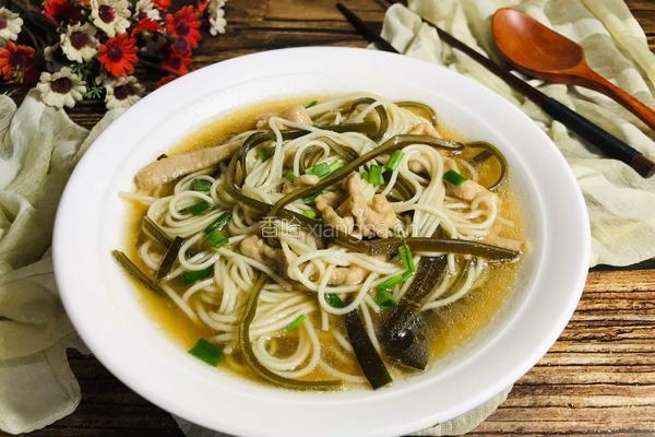 海带肉丝汤面