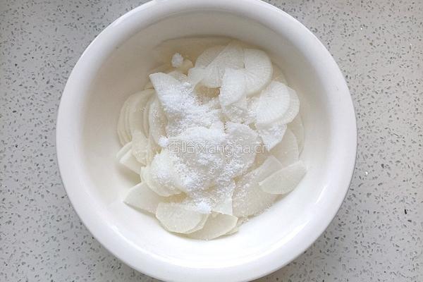 酸辣萝卜片的做法图解3