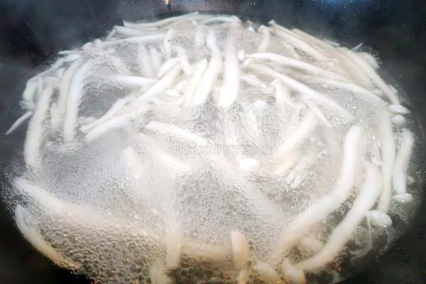 新疆番茄蕨根粉的做法图解5
