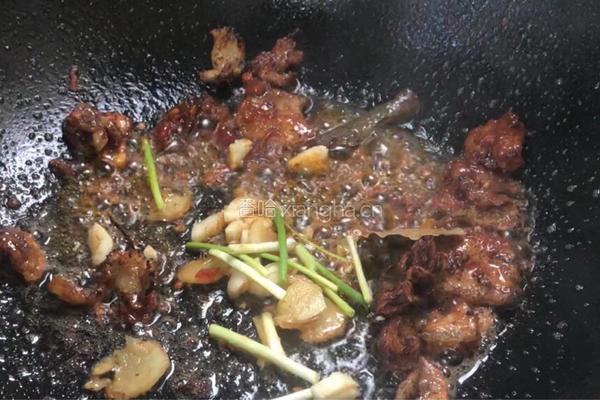 白菜炖粉条的做法图解9